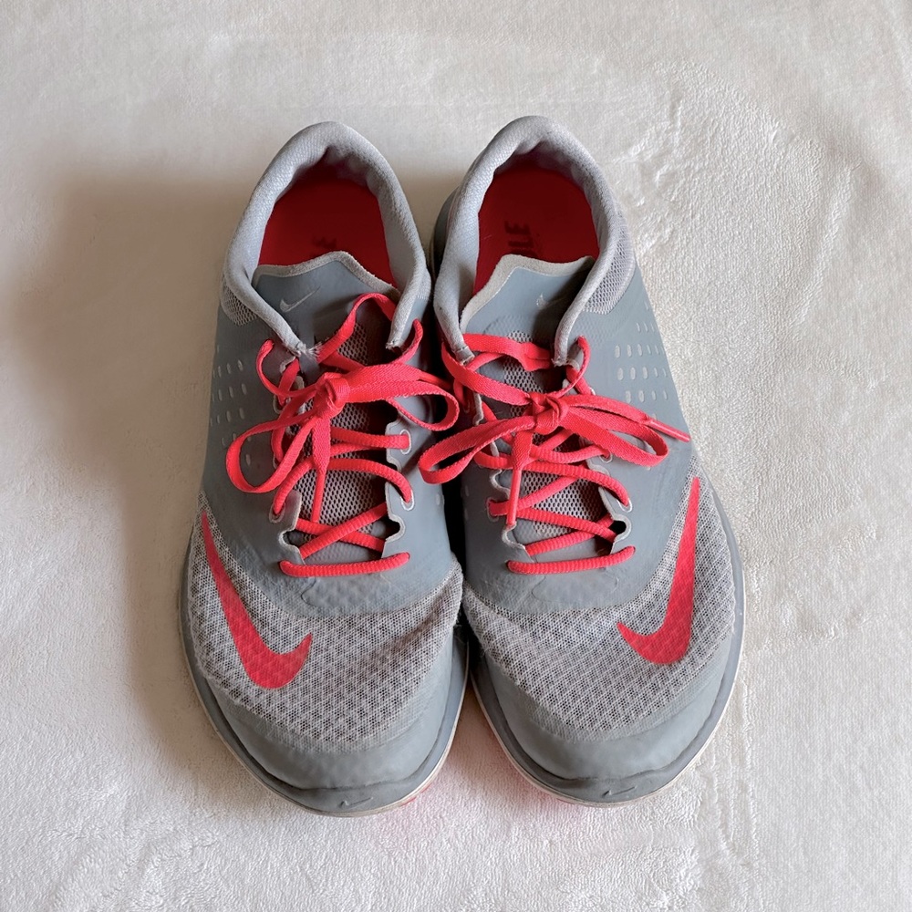 Women’s Nike Sneakers Fit Sole Lite